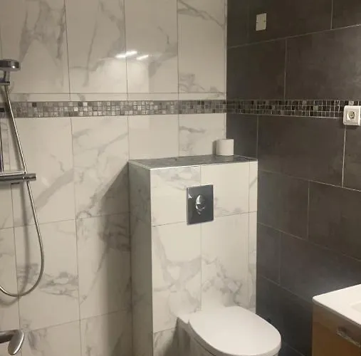 De La Jetee Hotell *