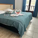De La Jetee Hotel Centuri
