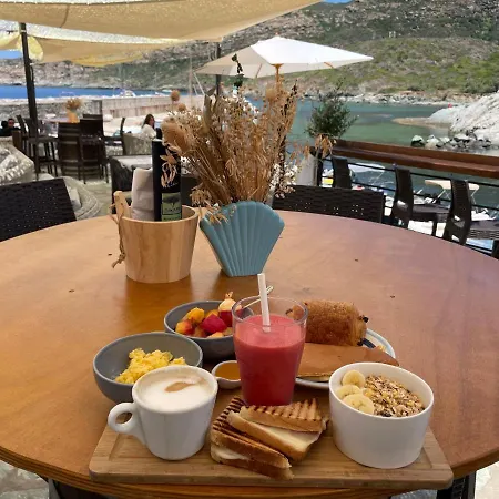 De La Jetee Hotel Centuri