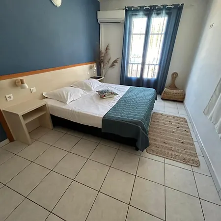 De La Jetee Hotel Centuri