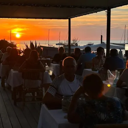 Hotel De La Jetee Centuri