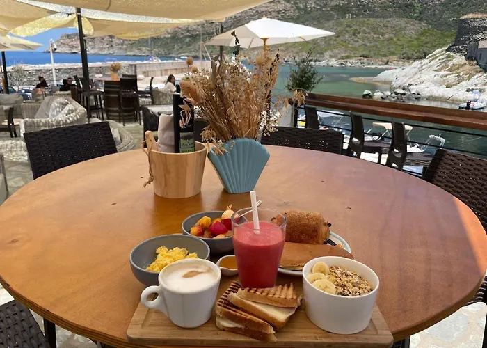 De La Jetee Hotell Centuri