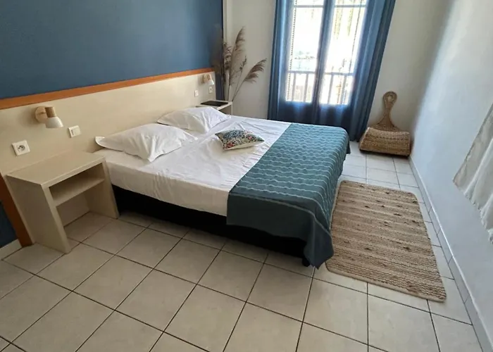 De La Jetee Hotell Centuri