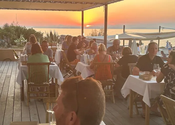 Hotell De La Jetee Centuri