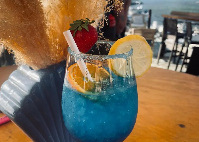 De La Jetee Hotell Centuri