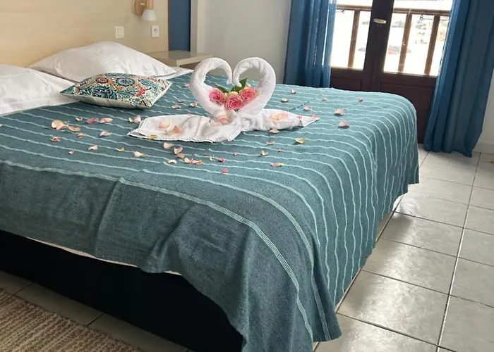 De La Jetee Hotel Centuri