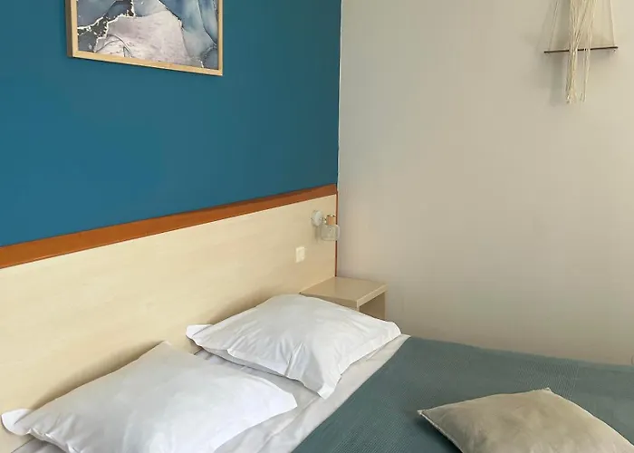 De La Jetee * Centuri